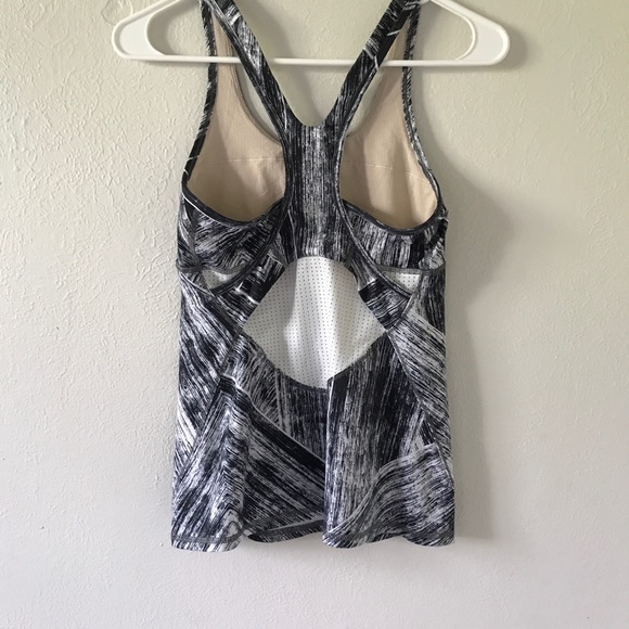 Razorback Workout Tank - Picture 2 of 2